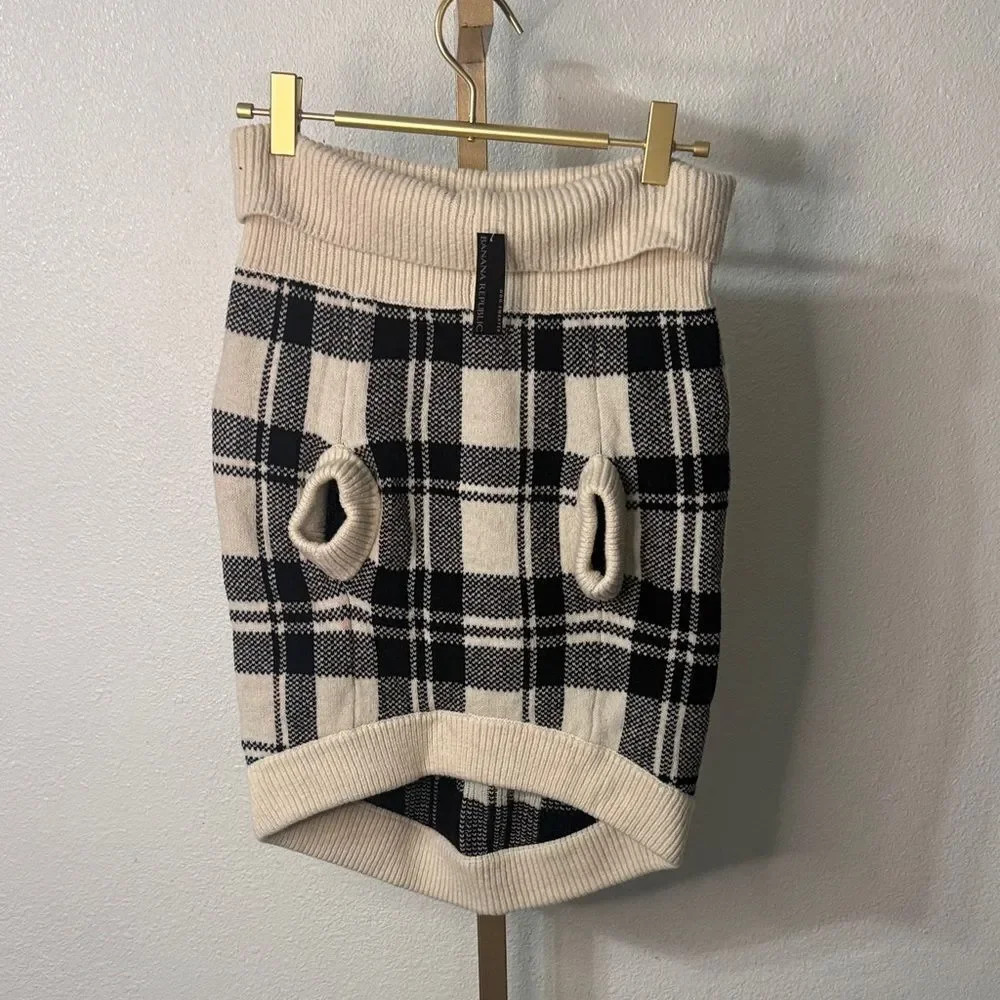 Banana Republic Black and Cream Plaid Dog jacket- Size XL